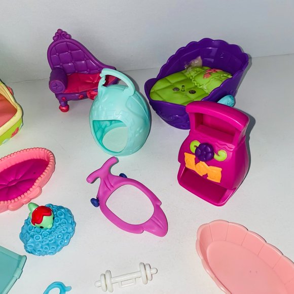 Littlest Pet Shop & Dollhouse Accessories Mixed Lot of 21 Pieces Kids Toys - Picture 5 of 11